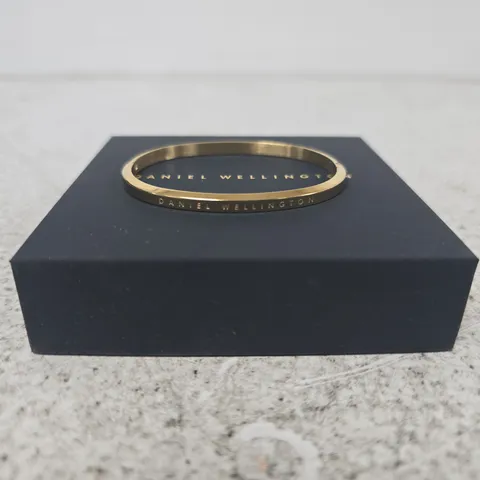 DANIEL WELLINGTON GOLD TONE BRACELET