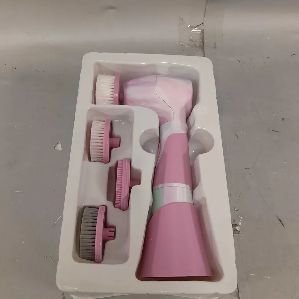 BLUSHLY CLEANSING & EXFOLIATING FACE BRUSH