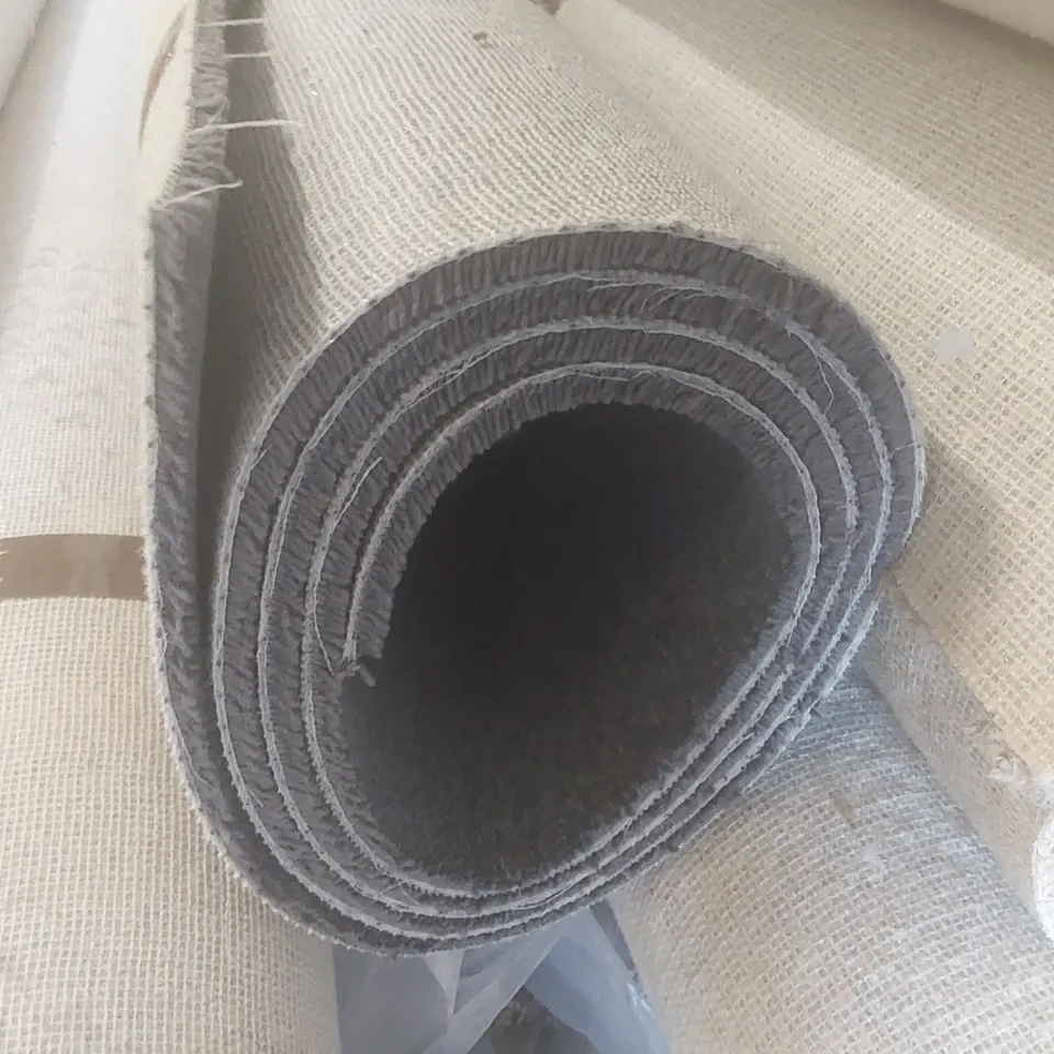 ROLL OF QUALITY DIMENSION PLAINS CARPET - APPROXIMATELY 5 x 2.31m