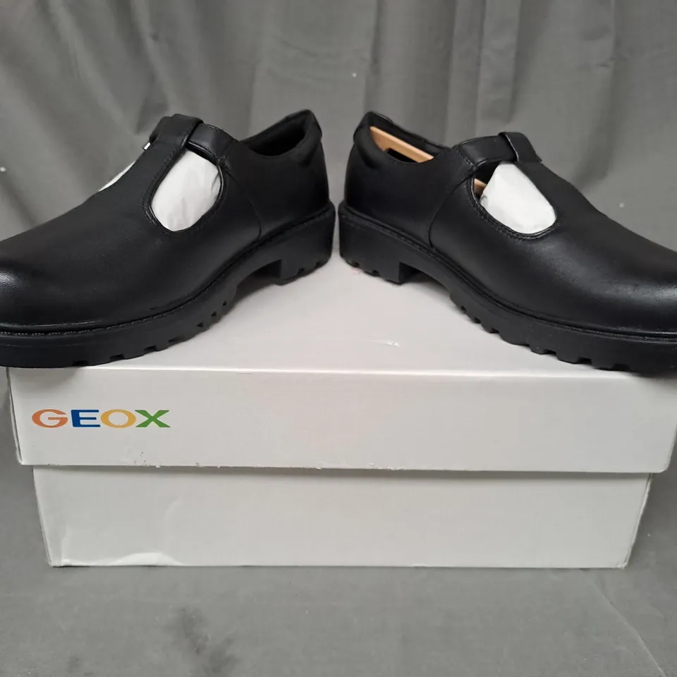 BOXED PAIR OF GEOX SHOES IN BLACK UK SIZE 5