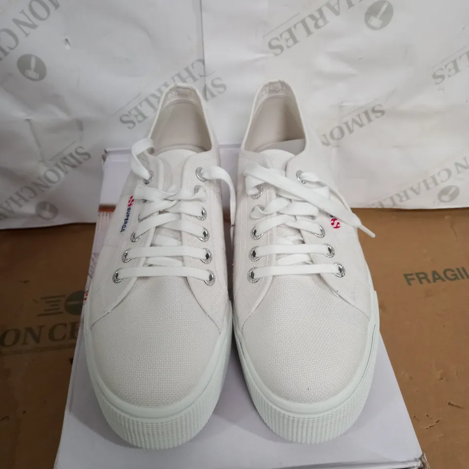 BOXED PAIR OF SUPERGA LINEA UP AND DOWN WHITE TRAINERS SIZE 6