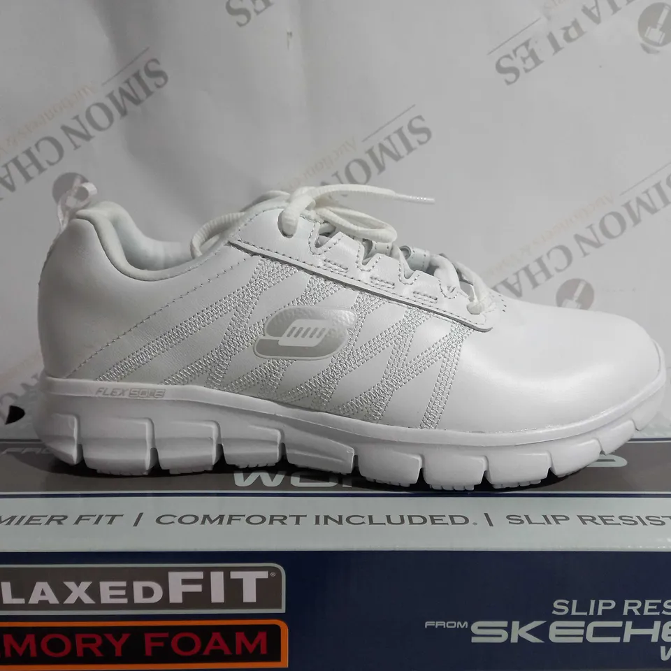 SKECHERS WORK SLIP RESISTANT WHITE SIZE 6