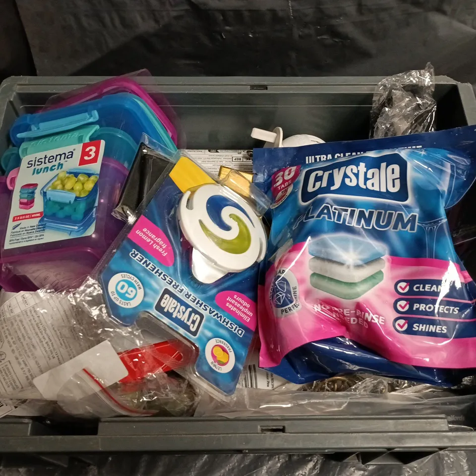 APPROXIMATELY 20 ASSORTED HOUSEHOLD ITEMS TO INCLUDE WASHING TABLETS, DISHWASHER FRESHNER AND STEEL STRAWS 