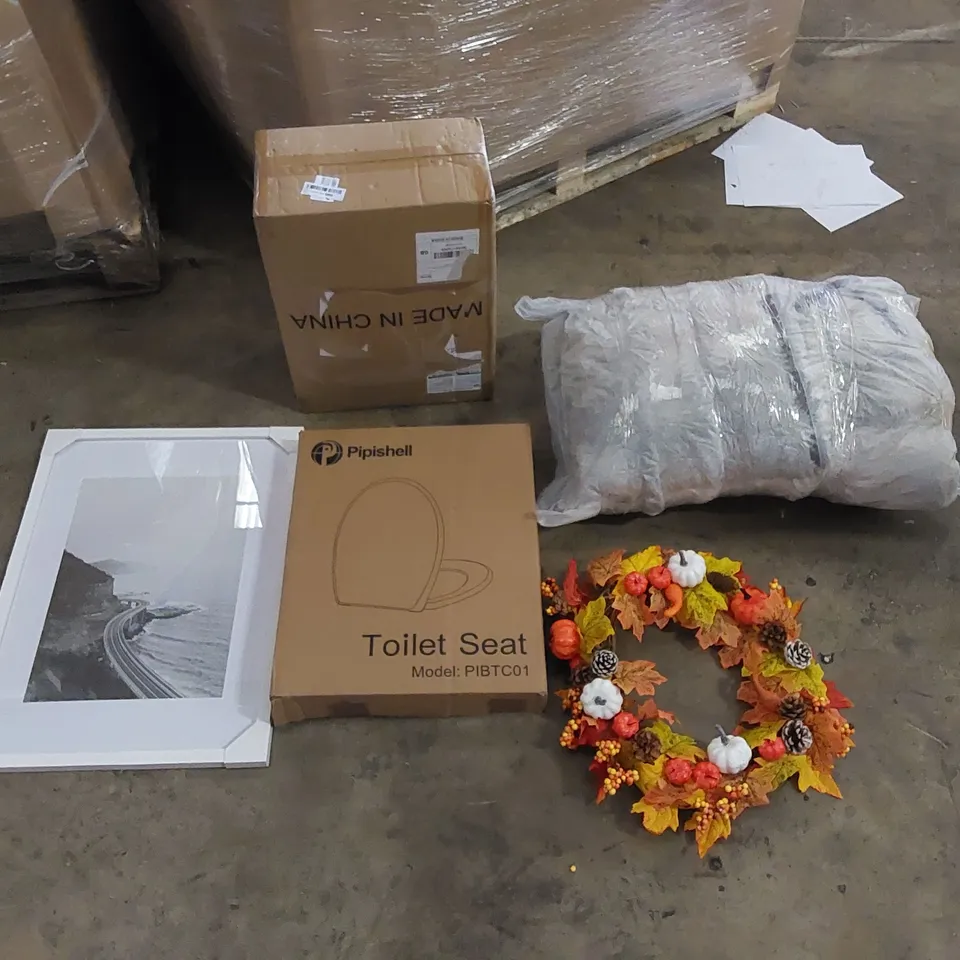 PALLET CONTAINING ASSORTED HOUSEHOLD PRODUCTS INCLUDING AUTUMN WREATH,  TOILET SEATS, IRONING BOARD, DECOR ART PIECE, FURNITURE ETC