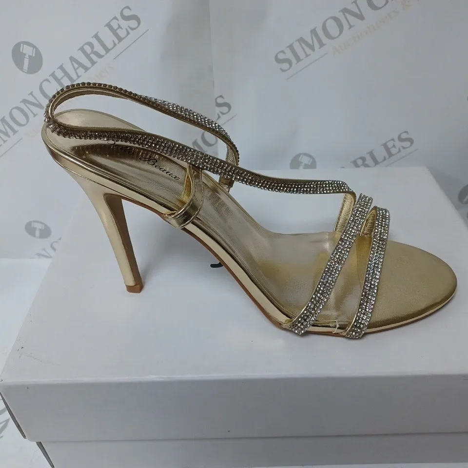 PAIR OF BELLE BEAUX HIGH HEELED SHOES GOLD SIZE 8