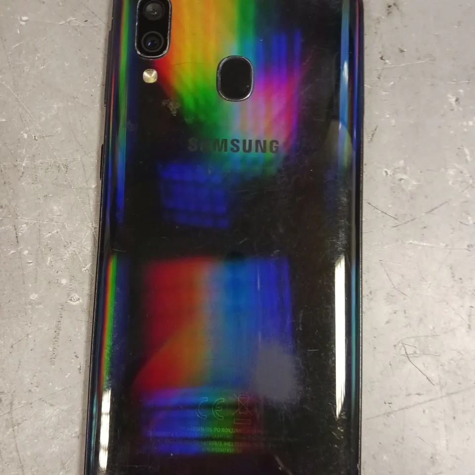 SAMSUNG GALAXY A40 SMARTPHONE 