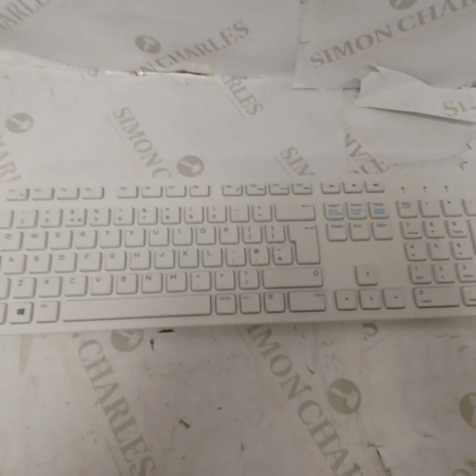 SLIM WHITE WIRELESS KEYBOARD