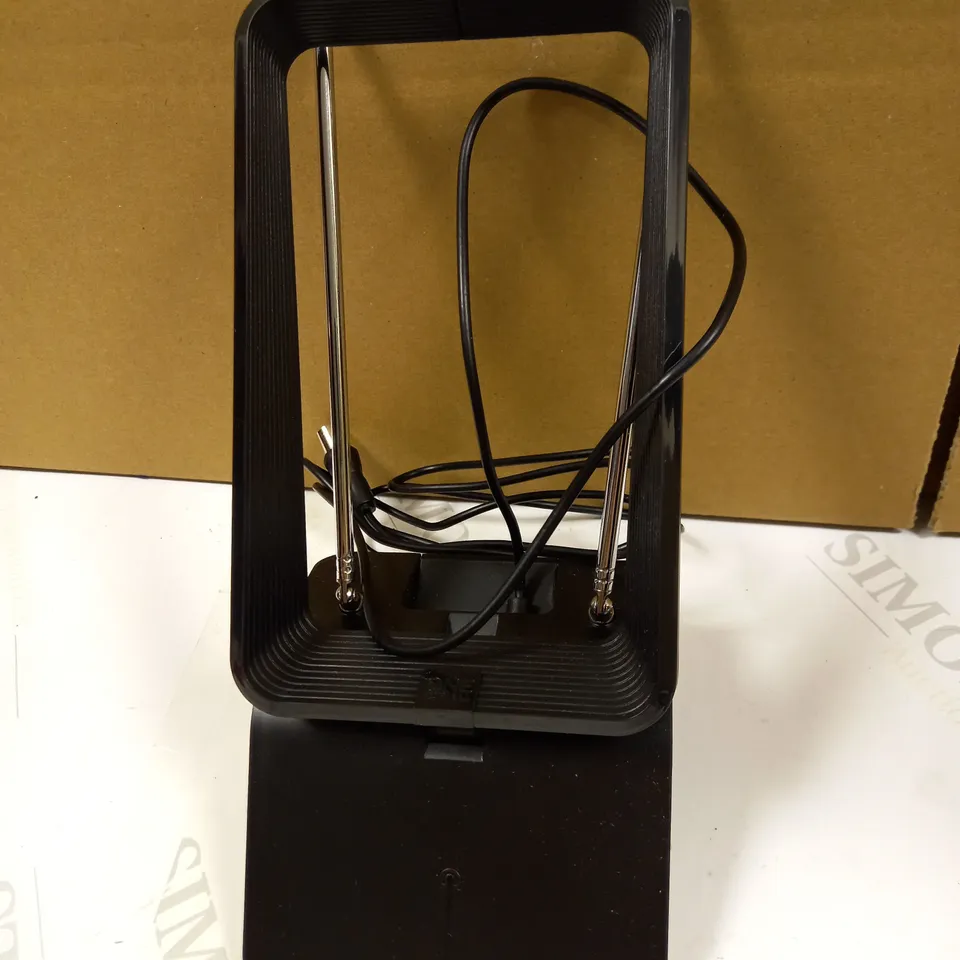 ONE FOR ALL AMPLIFIED INDOOR AERIAL SV9460