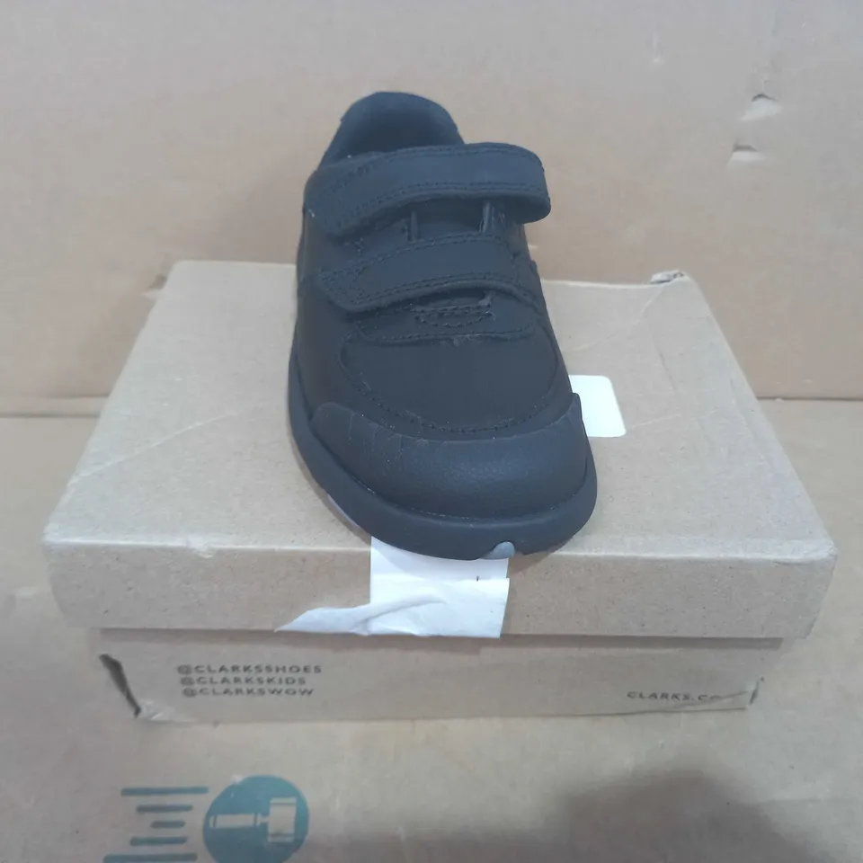 BOXED PAIR OF CLARKS REX PACE SHOES IN BLACK UK SIZE 8.5