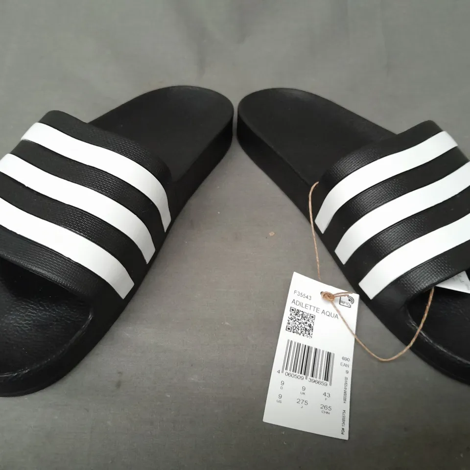 PAIR OF ADIDAS ADILETTE AQUA SLIDERS IN BLACK/WHITE UK SIZE 9