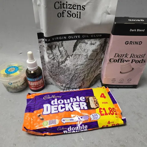 APPROXIMATELY 7 ASSORTED FOOD & DRINK ITEMS TO INCLUDE - DOUBLE DECKER , GRIND DARK ROAST COFFEE PODS ETC