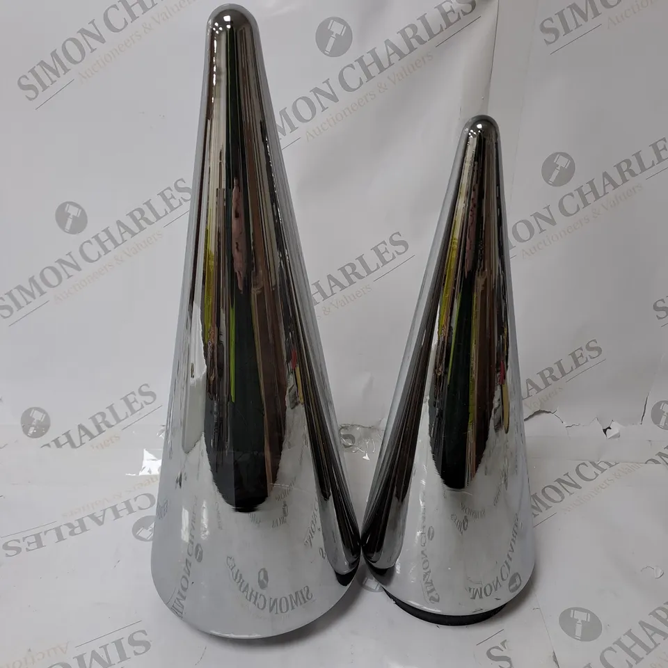 BOXED KELLY HOPPEN SET OF 2 INDOOR/OUTDOOR PRELIT GLASS DECOR - REFLECTIVE CONES