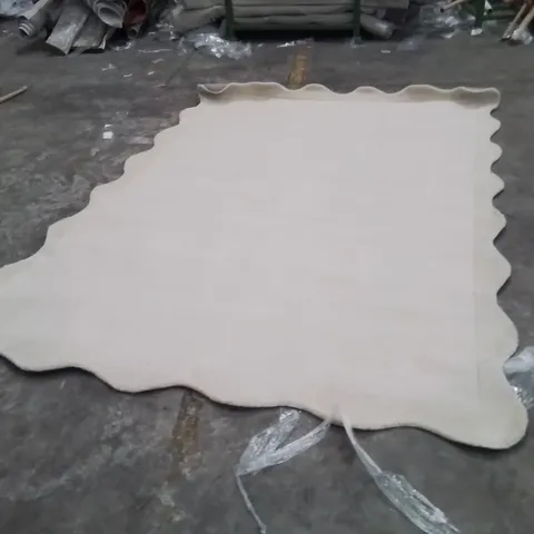 QUALITY DESIGNER AREA RUG - APPROXIMATELY 283X197