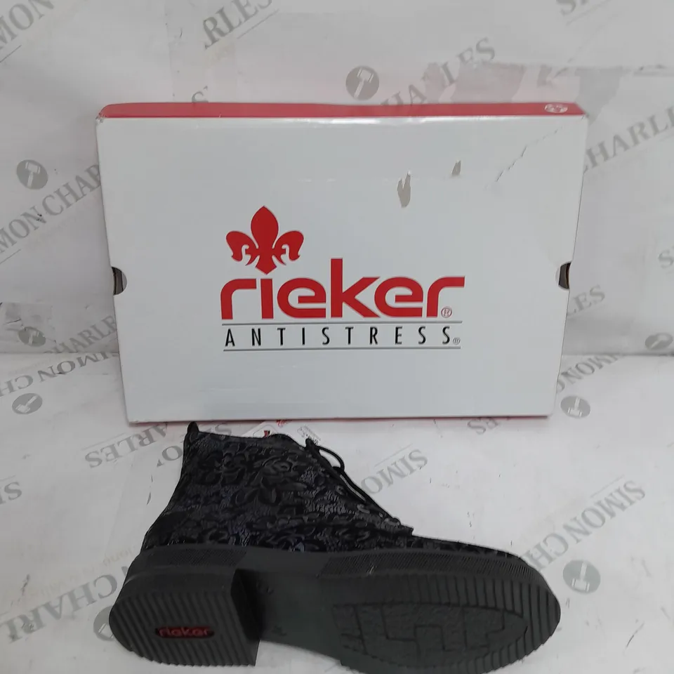 BOXED REIKER LACE UP BOOTS IN NAVY - SIZE 5