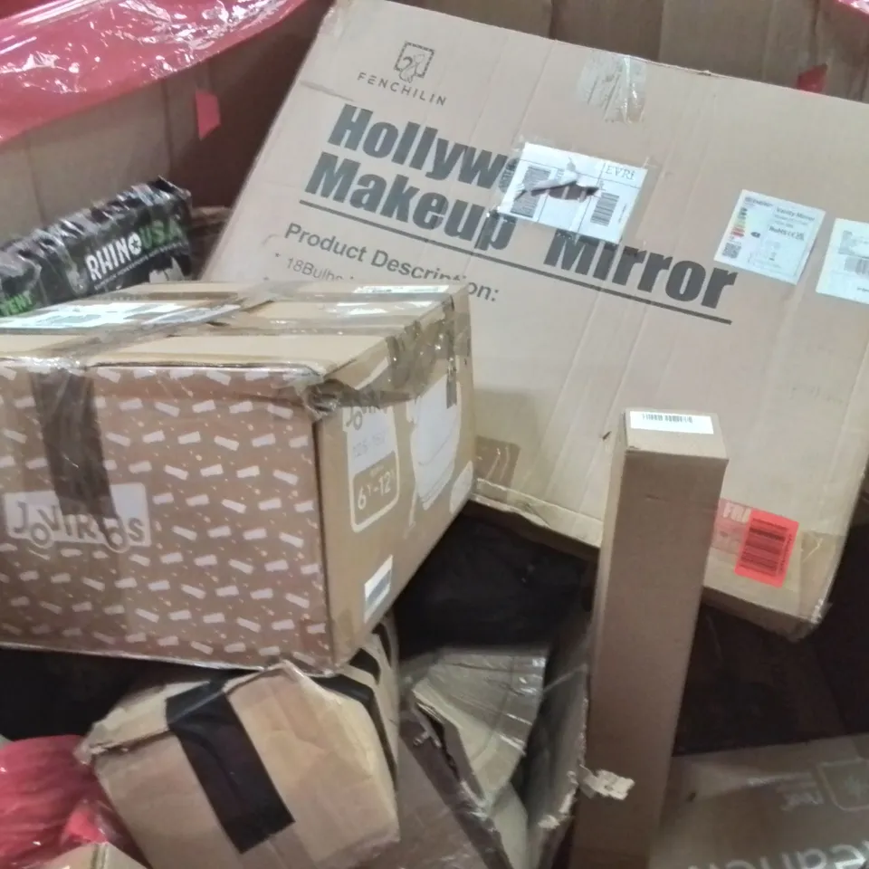 PALLET CONTAINING VARIOUS ASSORTED BOXED HOUSEHOLD ITEMS TO INCLUDE: KIDS BOOSTER SEATS, STEAM CLEANER, MAKEUP MIRROR AND LOTS MORE UNMARKED BOXED ITEMS 