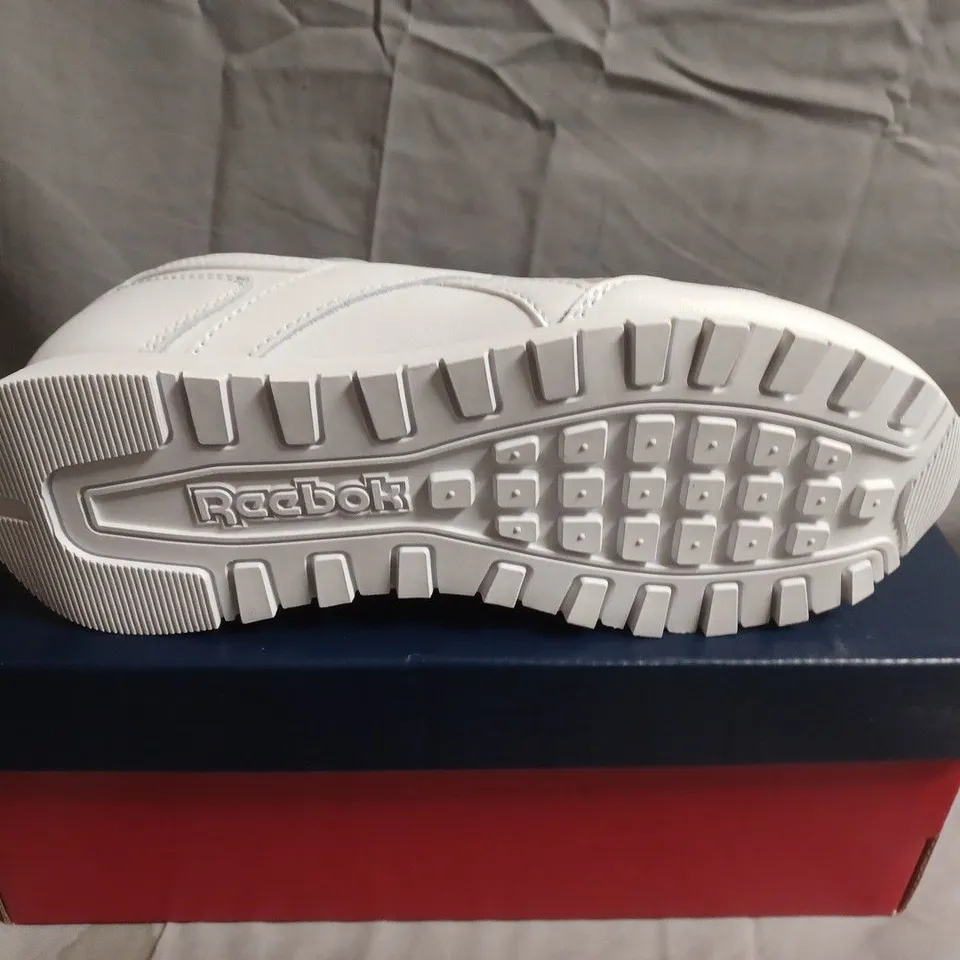 BOXED PAIR OF REEBOK ROYAL GLIDE KIDS' RUNNING SHOES, WHITE –UK SIZE 3.5