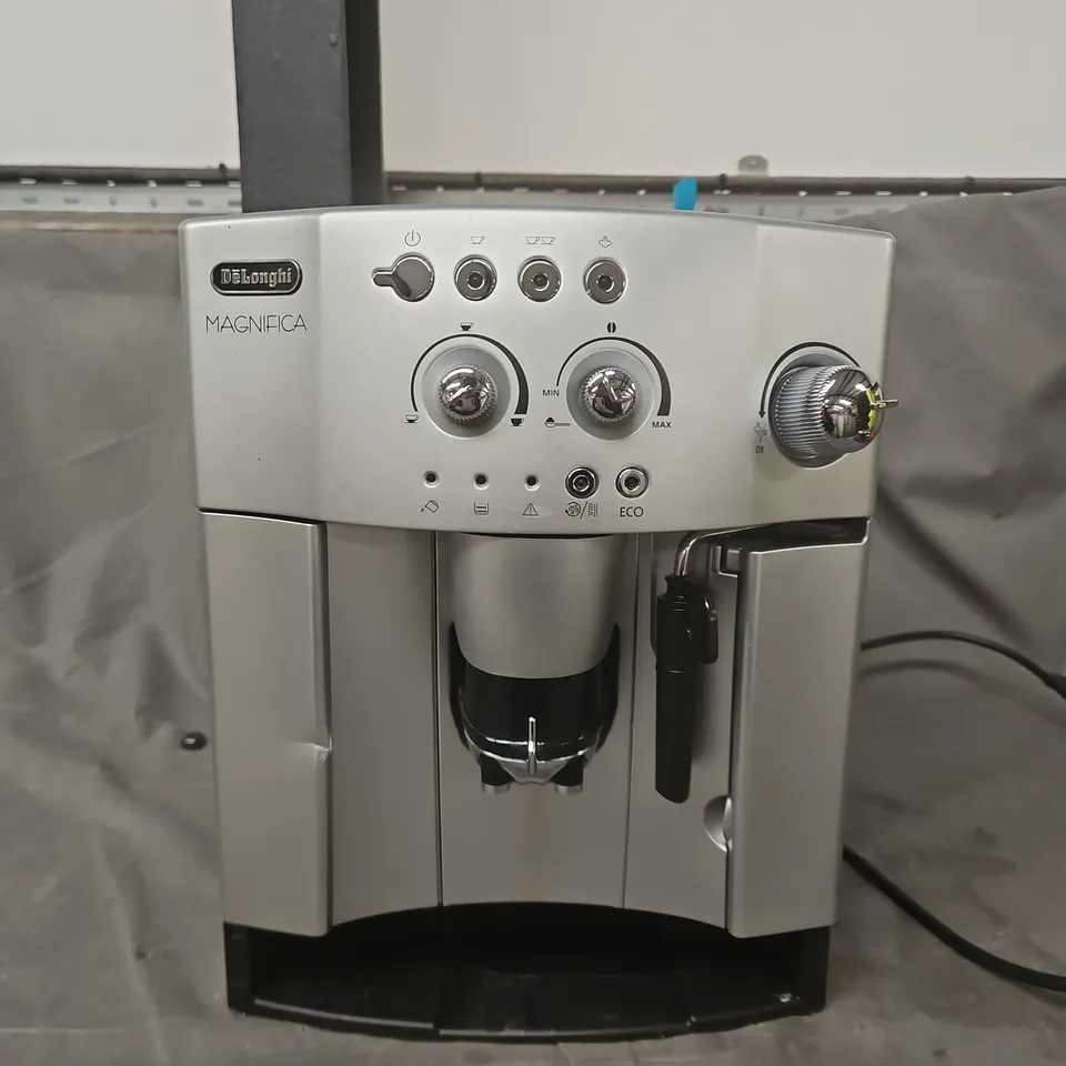 DE'LONGHI MAGNIFICA ESPRESSO COFFEE MACHINE
