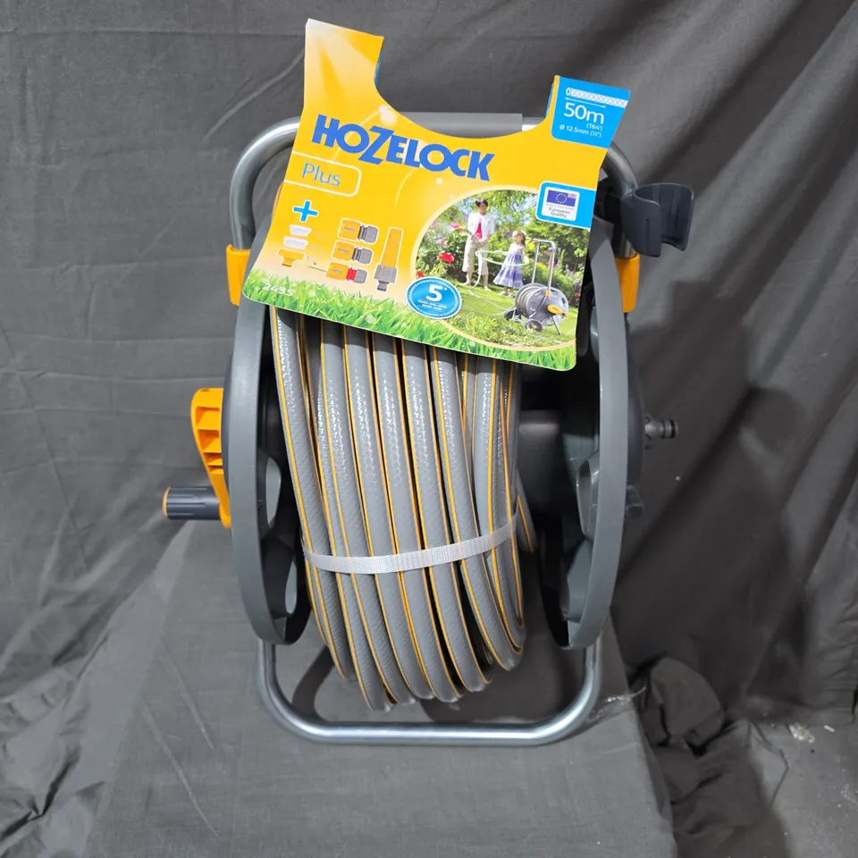 HOZELOCK PLUS HOSE REEL – 50M HOSE, 12.5MM (1/2IN) – GARDEN & PATIO