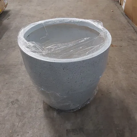 BOXED IDEALIST CONTEMPORARY LIGHT CONCRETE GARDEN PLANTER