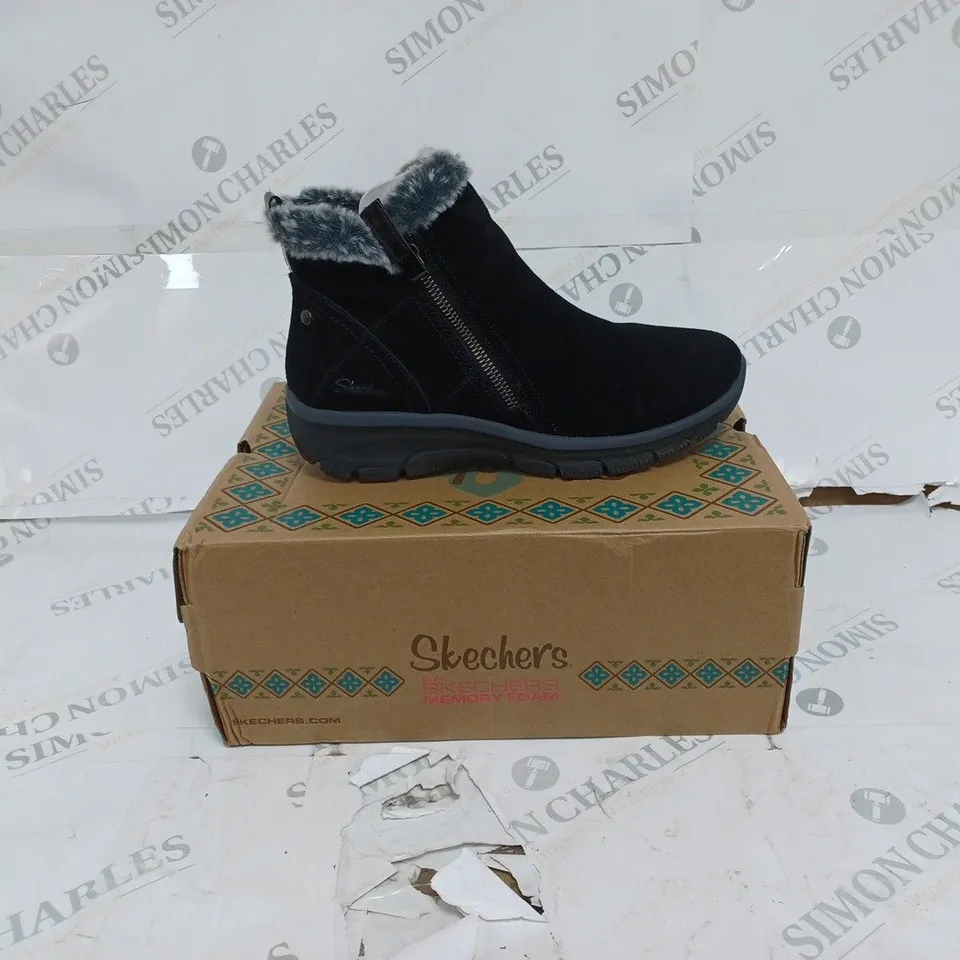 BOXED SKECHERS HIGH ZIP BLACK BOOT- SIZE 5 