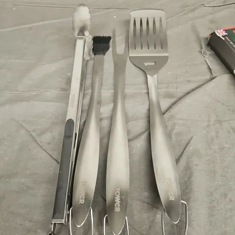 TOWER 4 PIECE STAINLESS STEEL BBQ TOOL SET