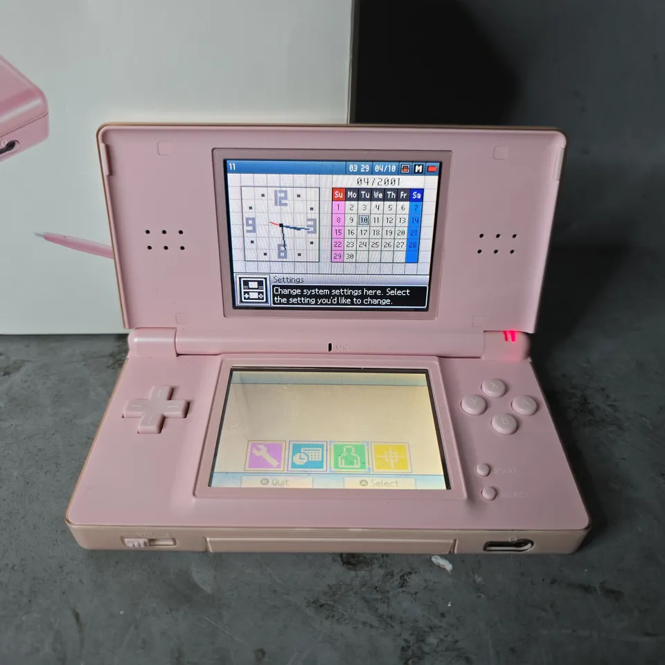 BOXED NINTENDO DS LITE IN PINK 