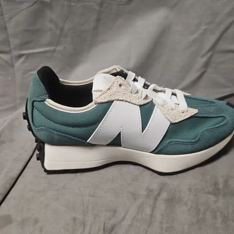 NEW BALANCE TEAL/WHITE SNEAKERS β RUNNING SHOES - UK 6