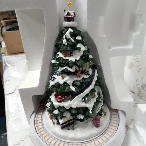 BOXED PORCELAIN CHRISTMAS TREE DECORATION 