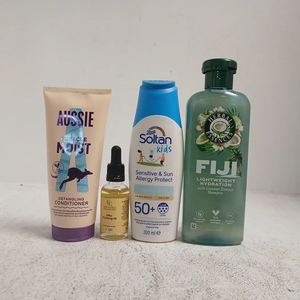APPROXIMATELY 12 ASSORTED COSMETIC ITEMS INCLUDING VARIOUS MAKES AND BRANDS - COLLECTION ONLY