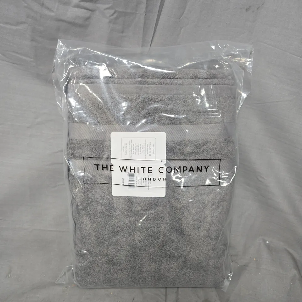 BAGGED THE WHITE COMPANY CLASSIC DOUBLE BORDER SUPER JUMBO TOWEL IN SLATE (115X180CM)