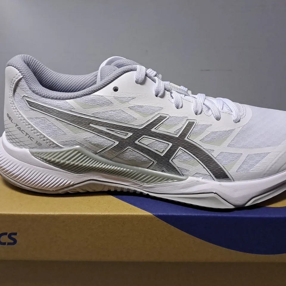 BOXED ASICS GEL TACTIC 12 WOMENS TRAINERS - UK 5 1/2