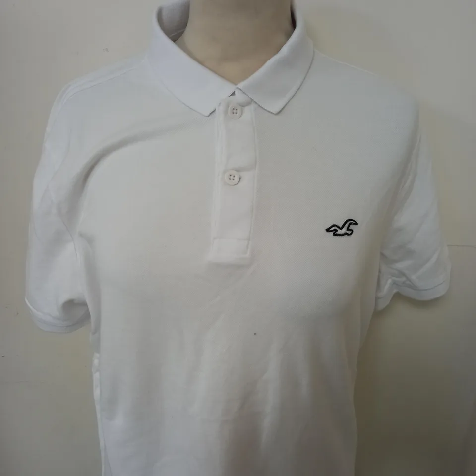 HOLLISTER CASUAL POLO SHIRT IN WHITE SIZE M