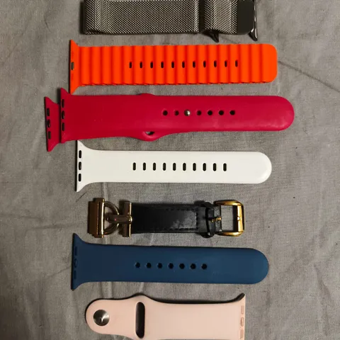 BOX TO INCLUDE LARGE QUANTITY OF ASSORTED WATCH STRAPS IN VARIOUS STYLES AND COLOURS