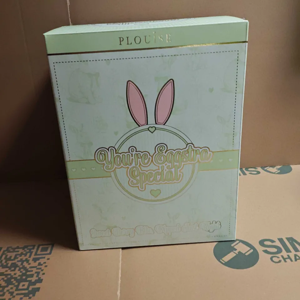 P LOUISE YOU'RE EGGSTRA SPECIAL COSMETICS BOX SET
