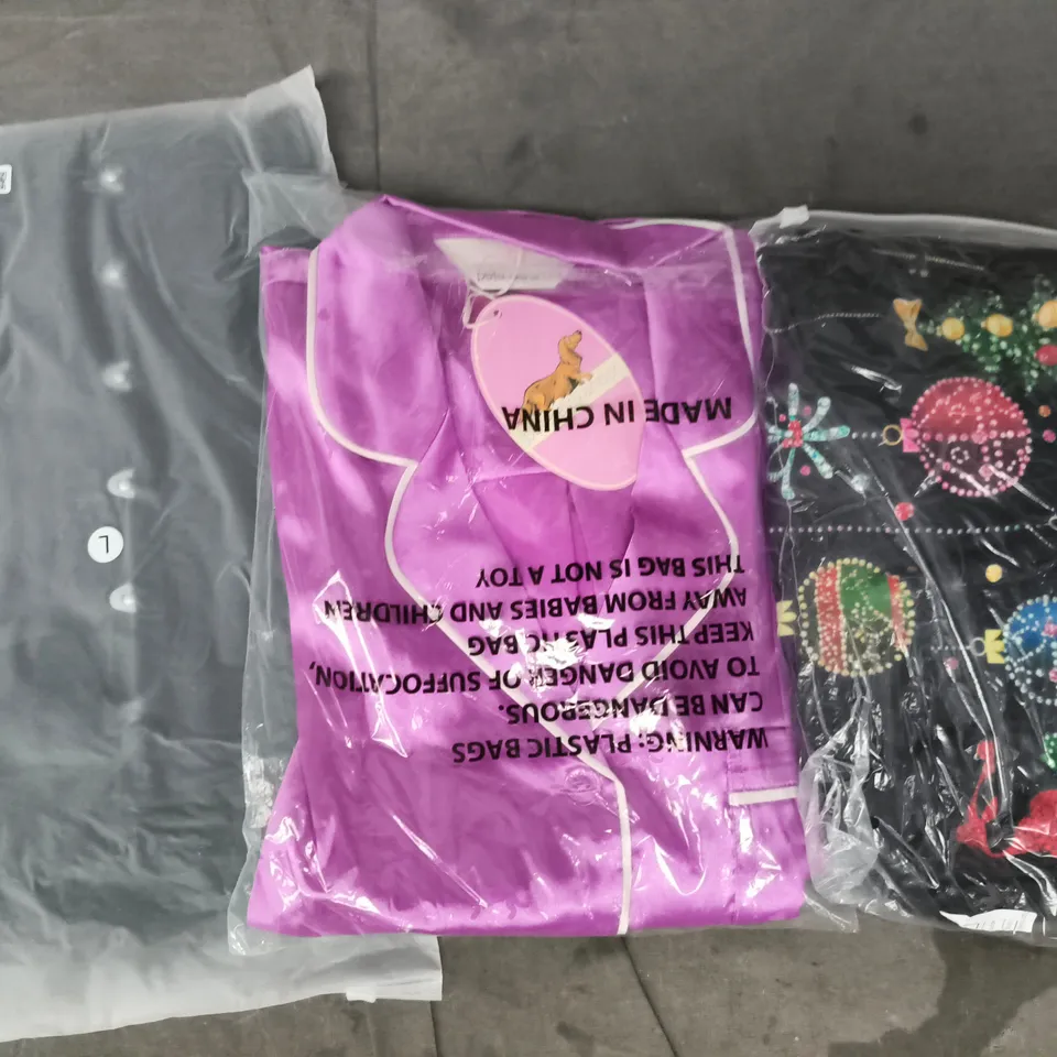 APPROXIMATELY 20 ASSORTED CLOTHING AND FASHION PRODUCTS IN VARIOUS STYLES AND SIZES - COLLECTION ONLY