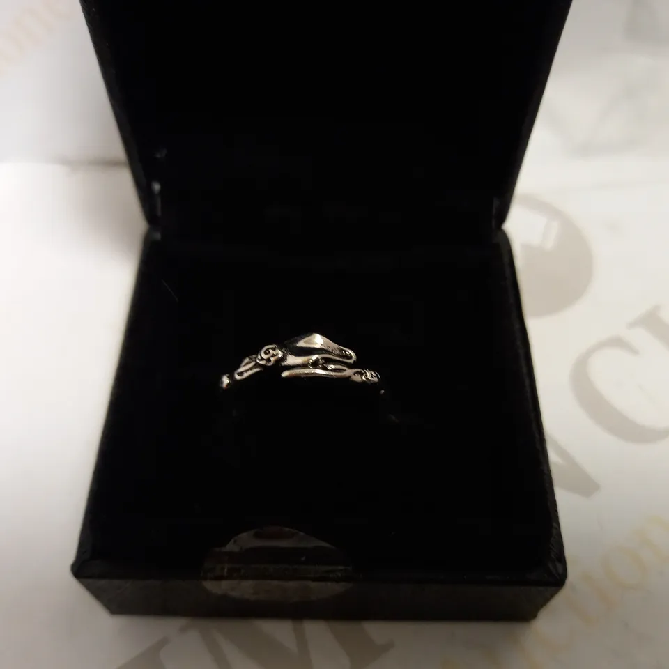 SILVER EFFECT SNAKE DETAIL OVERLAPPING RING
