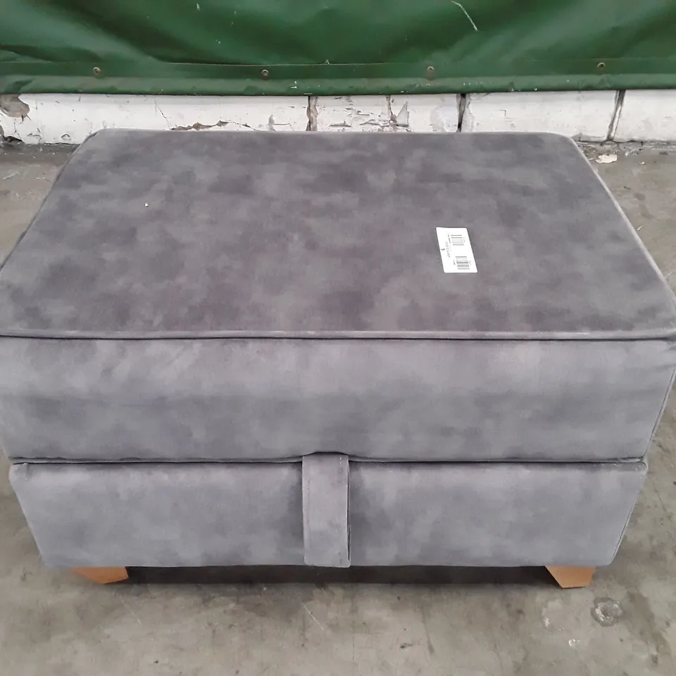 QUALITY DESIGNER EVERLEIGH STORAGE OTTOMAN - ARMOUR FABRIC