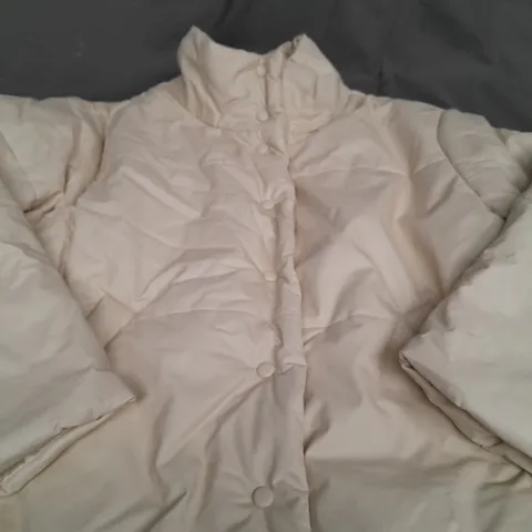 CRYSTAL KOBE CREAM PADDED JACKET - XL