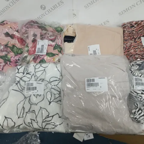 LOT OF 8 ASSORTED BAGGED CLOTHING ITEMS TO INCLUDE MR MAX AND CENTIGRADE - VARIOUS SIZES