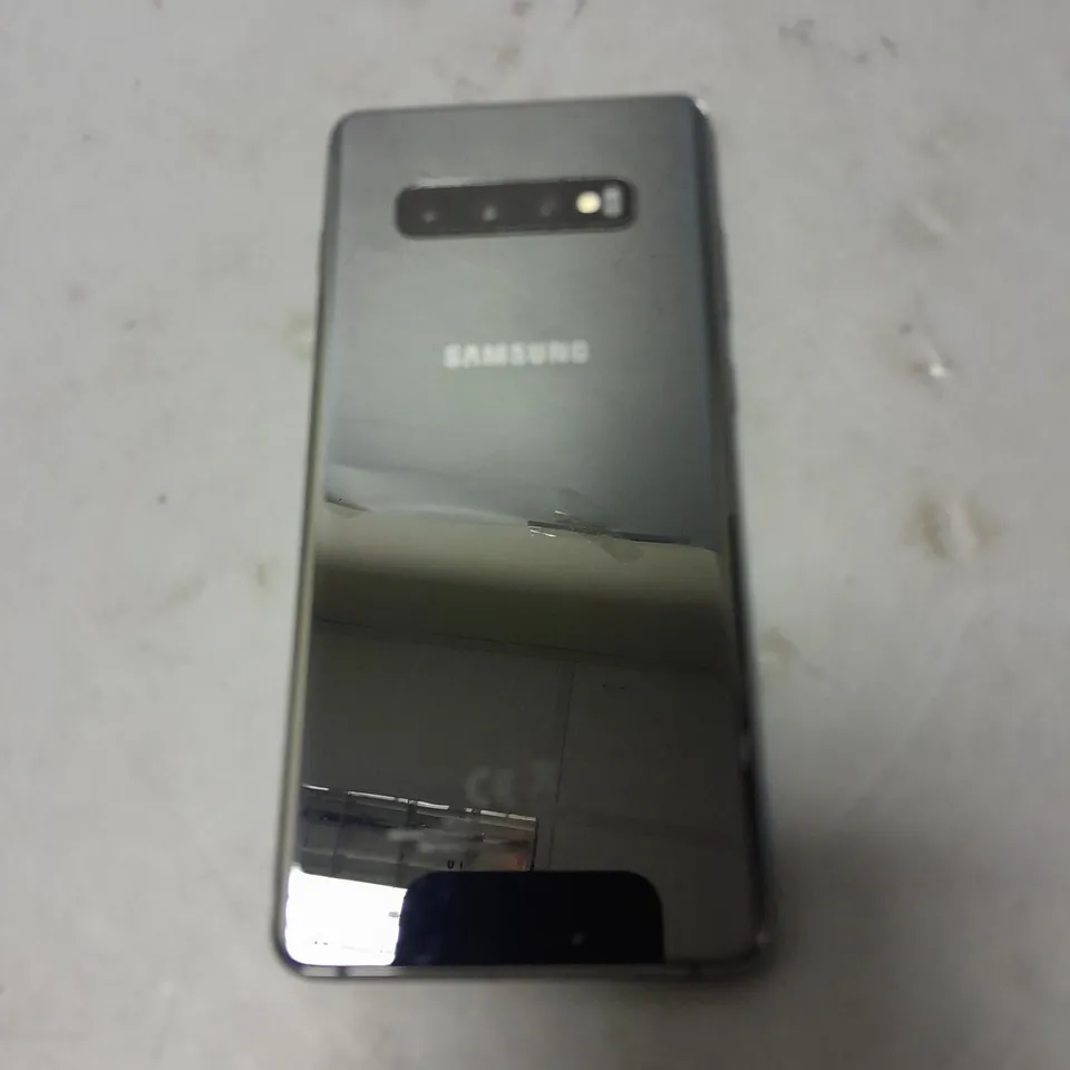 SAMSUNG GALAXY S10+