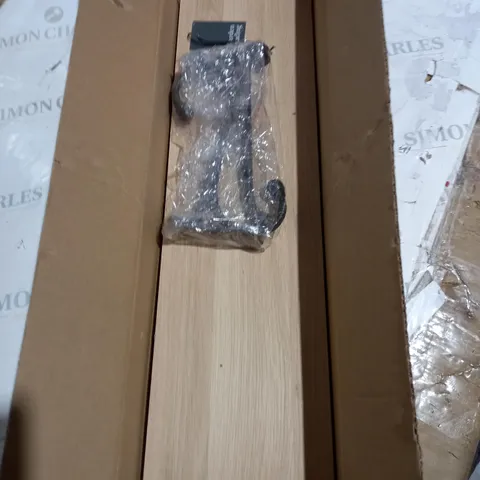 BOXED OUTDOOR GARDEN SHELF