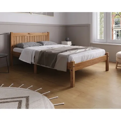 BOXED BURRILLVILLE PLATFORM BED // SIZE: 4FT SMALL DOUBLE (1 BOX)
