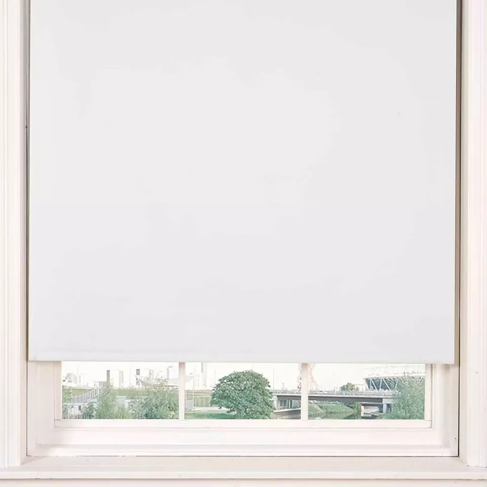 PLAIN BLACKOUT ROLLER BLIND 120x160 - COLLECTION ONLY RRP £20