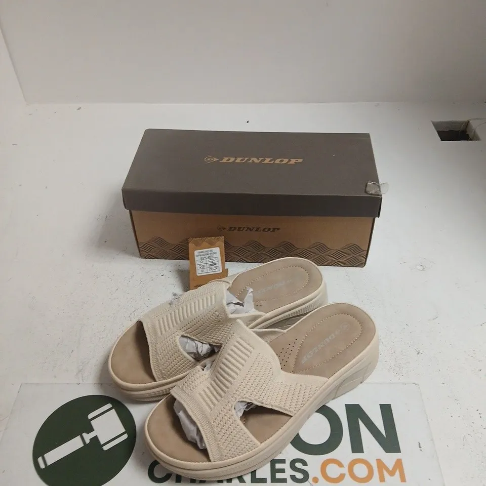 DUNLOP WREN DLP171 CREAM SANDALS – UK4 – BOXED