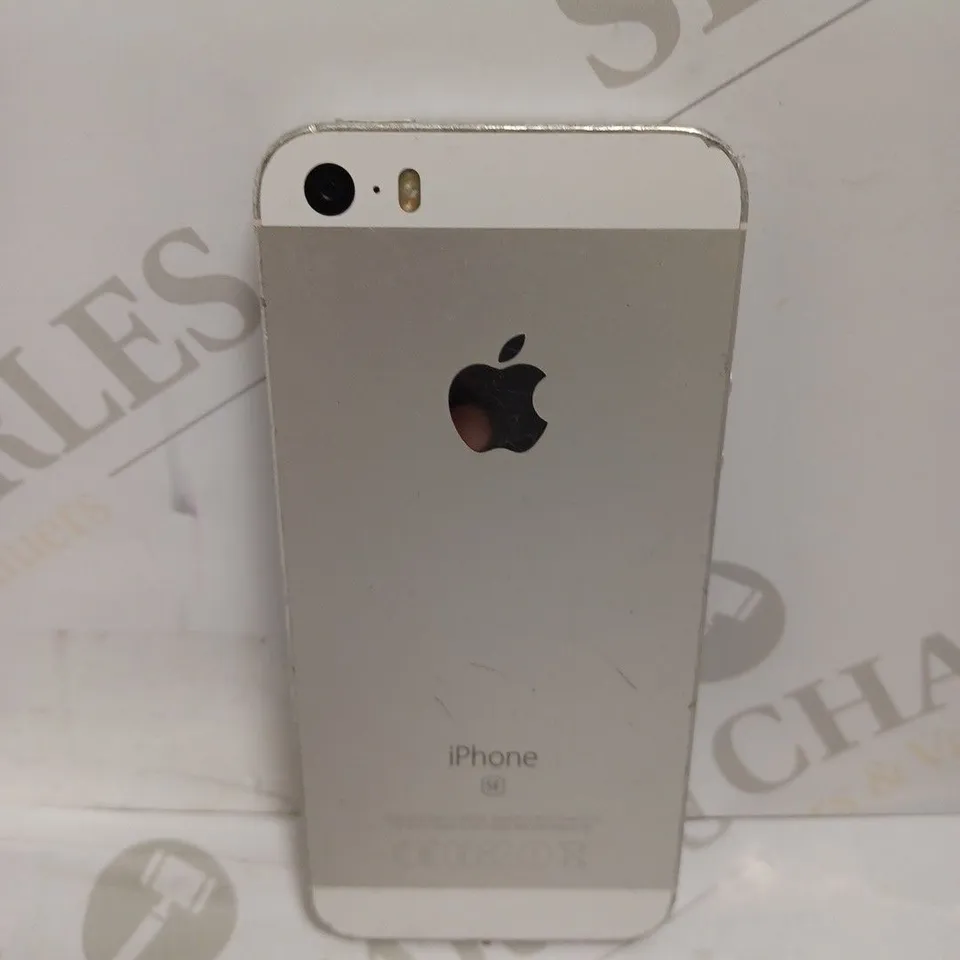 APPLE IPHONE SE (1ST GENERATION) - SILVER 
