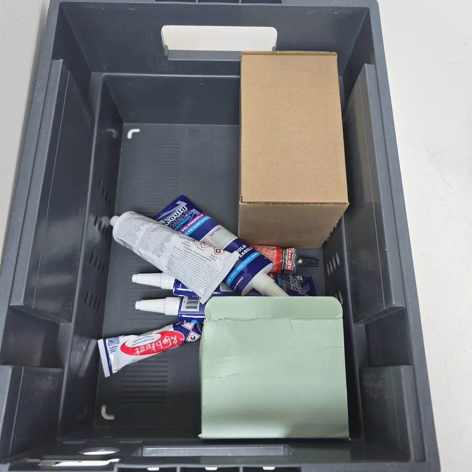 TOTE OF ASSORTED DECORATING ITEMS TO INLUCDE; WALL PAINT, MOULD MAGIC, PORCELIN SEALER.