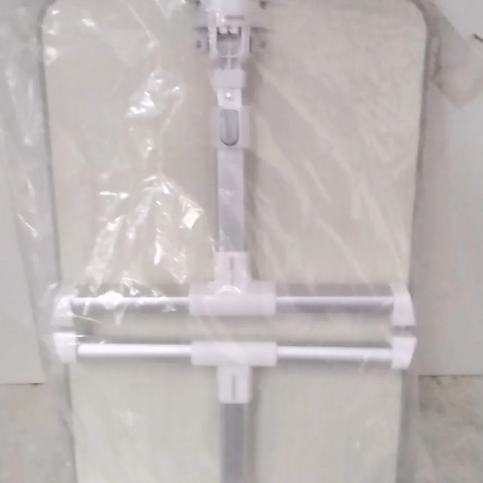 BOXED AUTUMN DEER FOLDING TABLE 