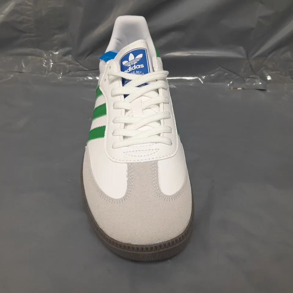 BOXED PAIR OF ADIDAS SAMBA SHOES IN WHITE/GREEN UK SIZE 10.5