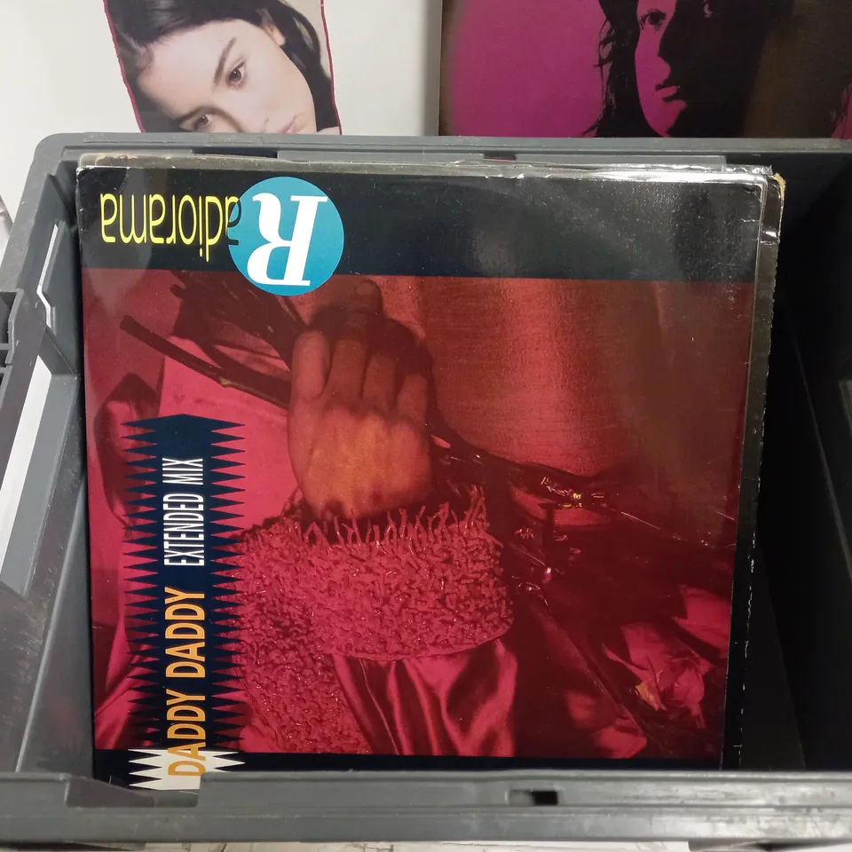 BOX OF APPROX 10 VINYLS INCLUDING 1000 OHM YOURE THE ONE, LOUISE DISTRAS AND GRACIE ADAMS