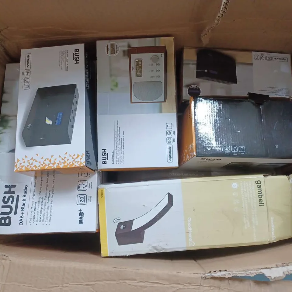 APPROXIMATELY 10 ASSORTED BOXED ELECTRICAL ITEMS TO INCLUDE COOKWORKS FOOD SLICER, GAMBELL LED WALL LIGHTS, BUSH DAB/FM RADIO, ETC